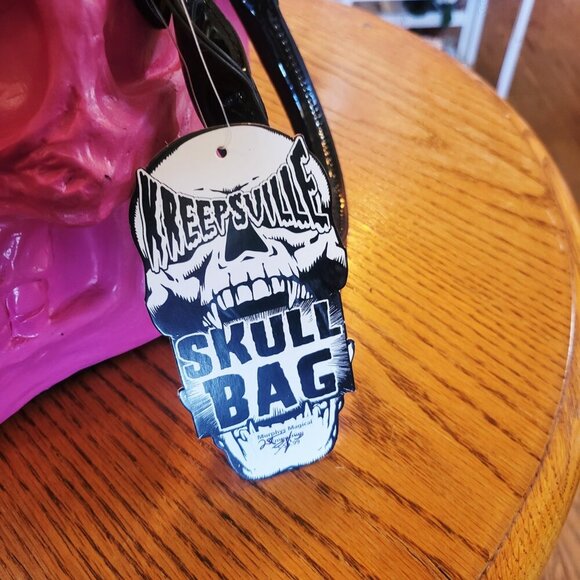 New Medium to Large sized skull purse pink - Picture 6 of 8